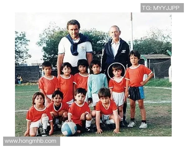 街头足球明星的传奇故事与他们的成长经历揭秘