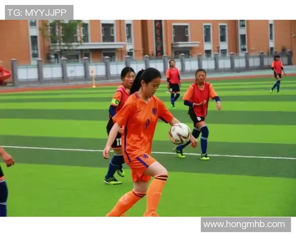 足球明星正脸照片中的女孩展现青春活力与梦想追逐的精彩瞬间 足球明星正脸照片中的女孩展现青春活力与梦想追逐的精彩瞬间